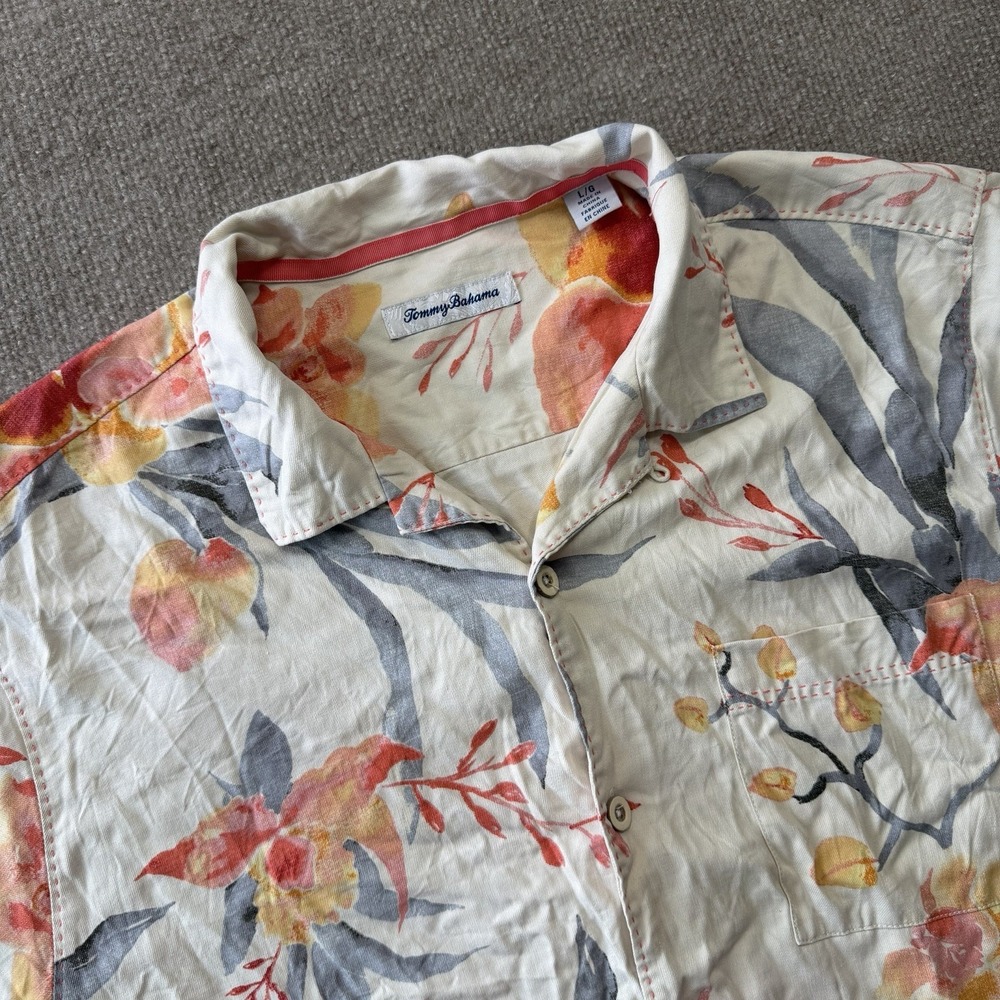 Tommy Bahama Hawaiian Shirt Mens L 100% Silk Resort  Floral Short Sleeve Casual